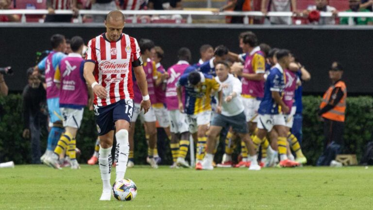 ¡Mal y de malas! Chicharito Hernández regresa y se pierde dos goles ante San Luis