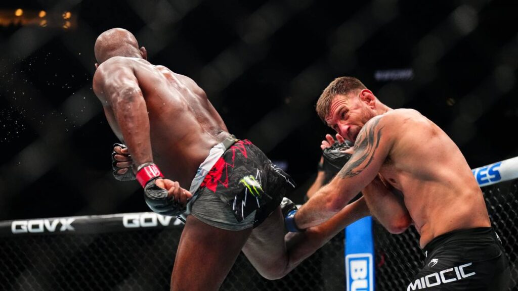 Jon Jones noquea a Stipe Miocic y retiene el cetro en UFC 309 | Chris Unger / Colaborador Getty Images