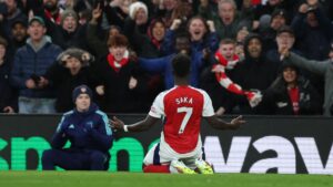 ¡El show de Bukayo Saka! Arsenal golea al Nottingham Forest con gol y asistencia del extremo inglés