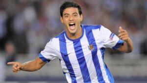 Iñigo Martínez recuerda al ‘crack’ de Carlos Vela en aquella Real Sociedad que jugó la Champions