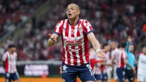 Los números de la decepcionante temporada de Javier Hernández con Chivas