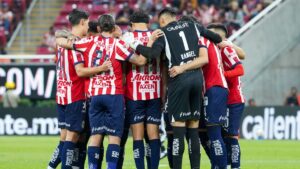 Directiva de Chivas viaja a España para cerrar al nuevo director técnico