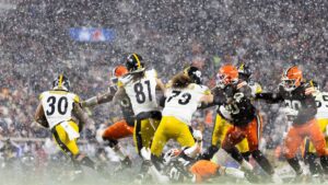 Pittsburgh pierde el invicto de cinco semanas en su visita a Cleveland