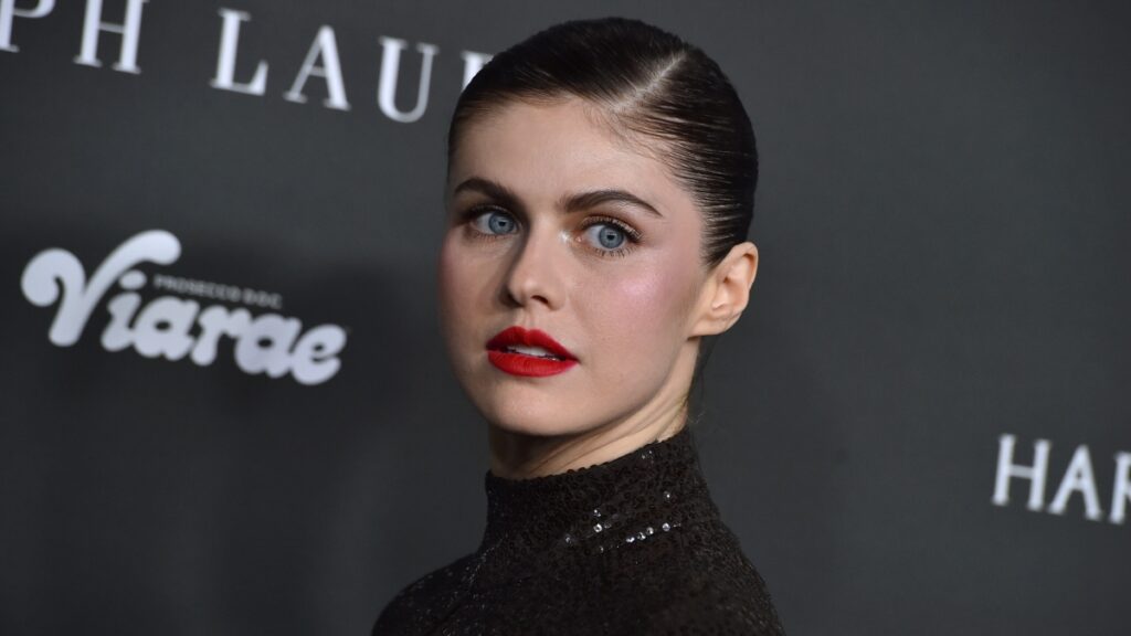 Alexandra Daddario presume su recuperación | Jordan Strauss/AP