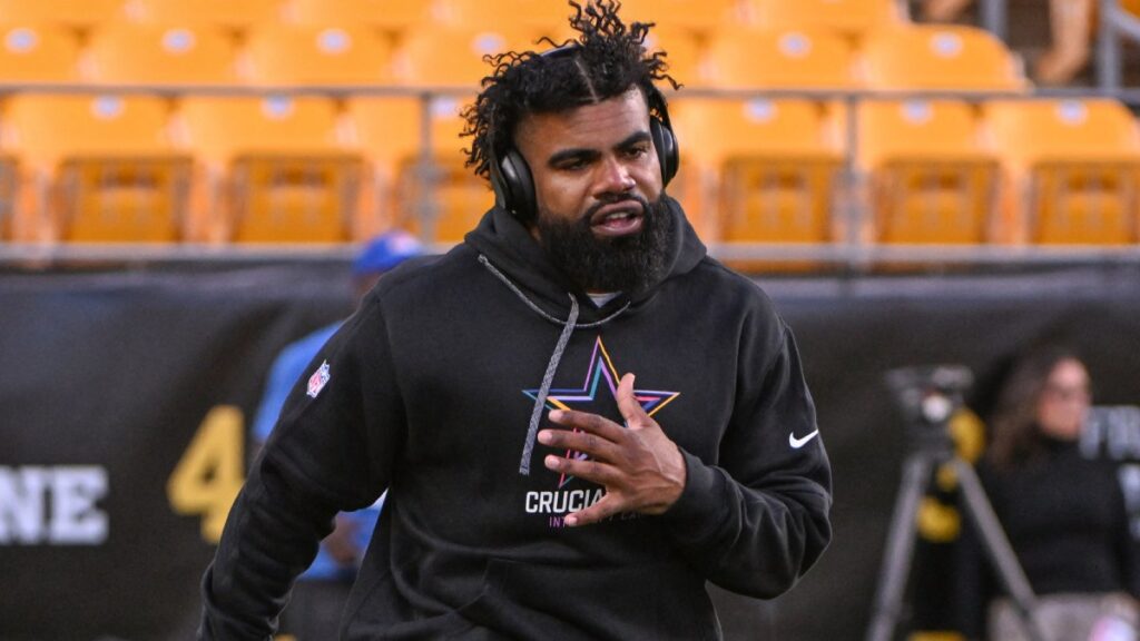 Ezekiel Elliott durante un calentamiento con owboys