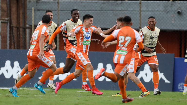 Envigado aún mantiene el traje de Primera: las claves del triunfo sobre Deportivo Cali