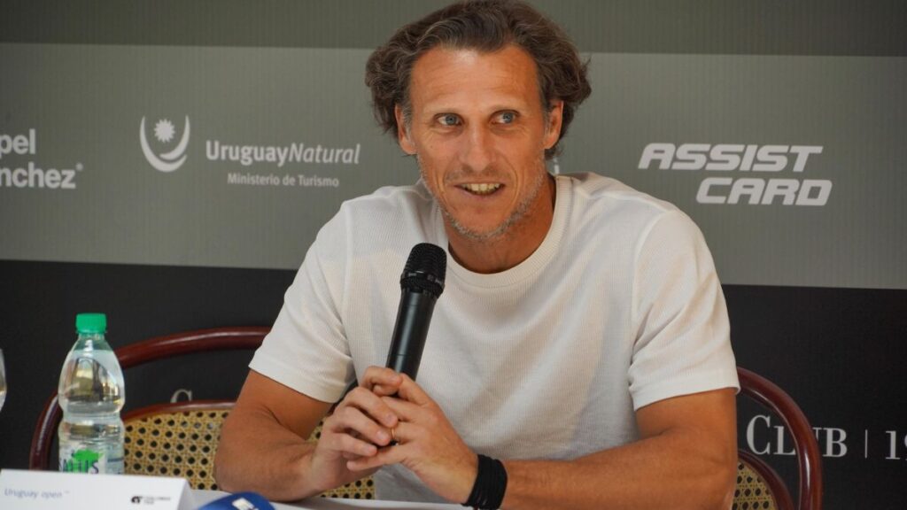 Diego Forlán, previo a su debut en el tenis