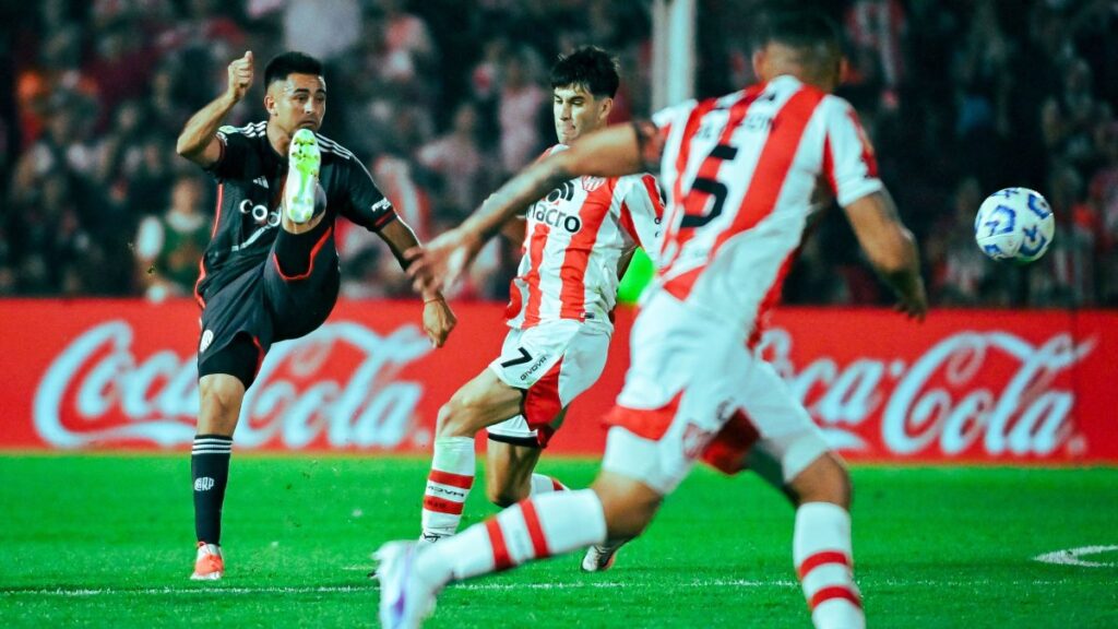 La asistencia del Pity Martínez para el gol de Colidio | @RiverPlate