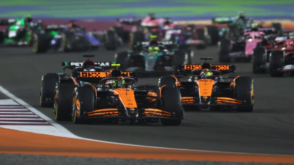 Lando Norris dejó pasar en los últimos metros a Oscar Piastri para que el australiano ganase la Carrera Sprint del GP de Qatar