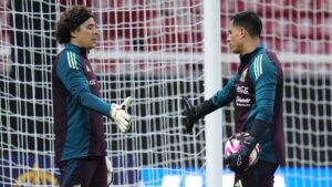 Luis Ángel Malagón o Guillermo Ochoa: ¿Quién debe de ser el portero titular ante Honduras?