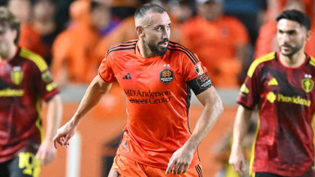 Herrera durante un partido de Houston Dynamo