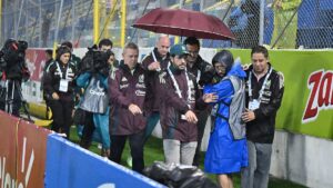 Las sanciones que podría enfrentar Honduras tras la agresión a Javier Aguirre en el Estadio Francisco Morazán