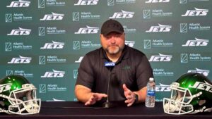 Rueda la segunda cabeza por la temporada de pesadilla de los Jets: despiden al gerente general Joe Douglas