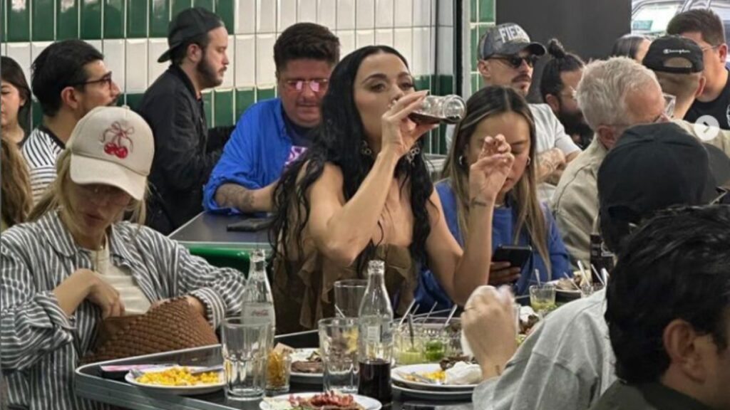 Katy Perry comiendo tacos