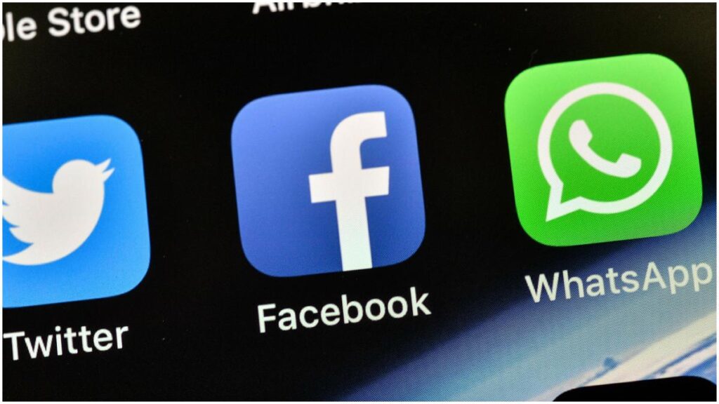 Logo de Twitter, WhatsApp y Facebook | AP