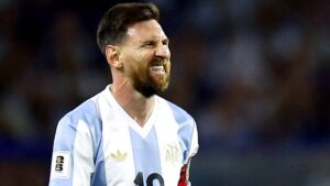 Messi revive el “Andá pá allá bobo”, que se hizo famoso en Qatar, en pique con Carlos Zambrano durante el triunfo de Argentina ante Perú