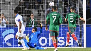 Eduardo Bennet: “México se cree demasiado y hoy por hoy es una selección a la que nos gusta ganarle”