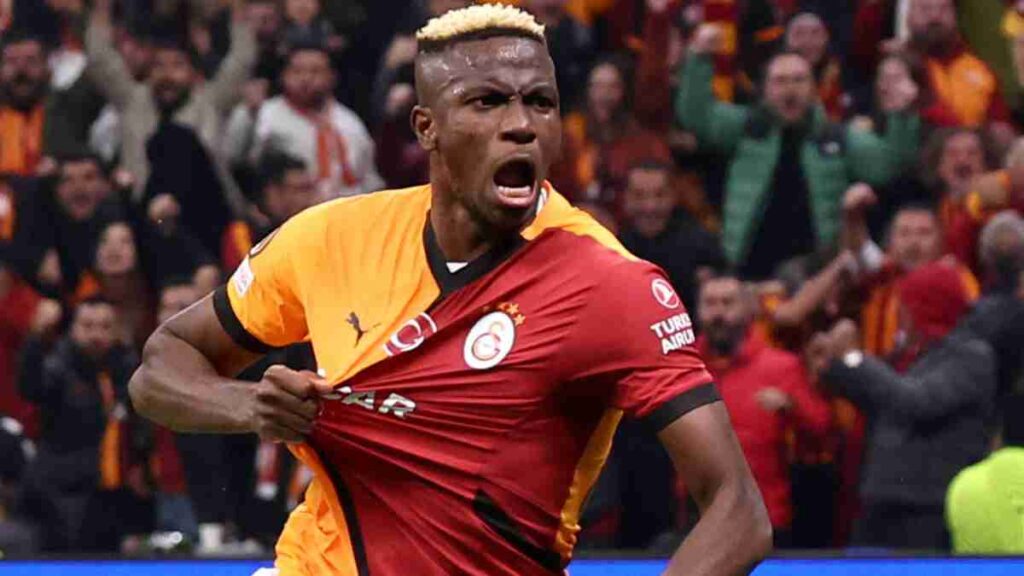 Osimehn marca doblete en la victoria del Galatasaray ante el Tottenham en la Europa League