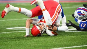 Patrick Mahomes y la peor temporada de su carrera: es el líder de la NFL en intercepciones tras la derrota en Buffalo