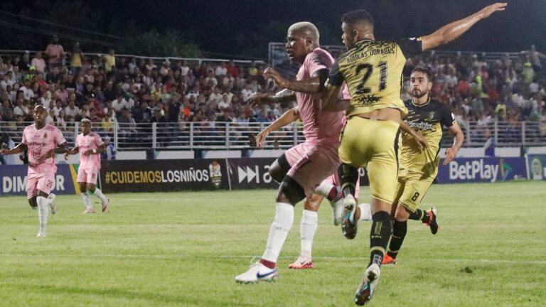 Sin sobrarle nada, Deportes Tolima vence a Águilas Doradas y acaricia la clasificación