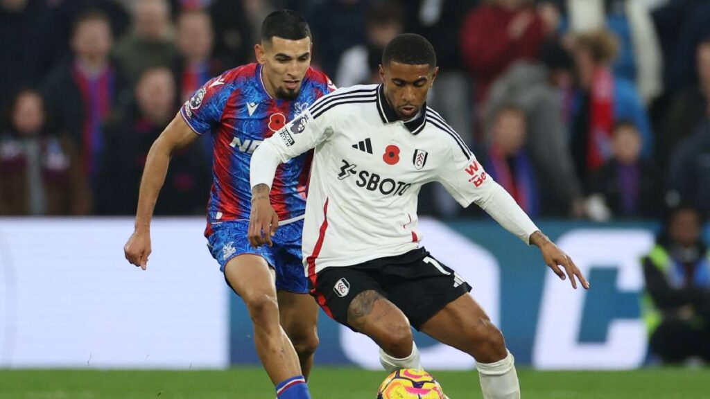 Daniel Muñoz con el Crystal Palace / Reuters