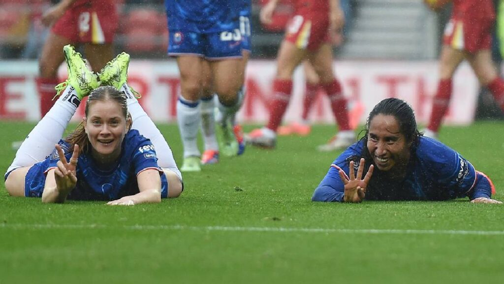 Mayra Ramírez celebrando con el Chelsea / Foto: Chelsea