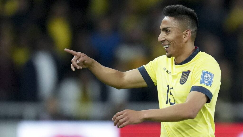 Ángel Mena con la Selección de Ecuador / AP