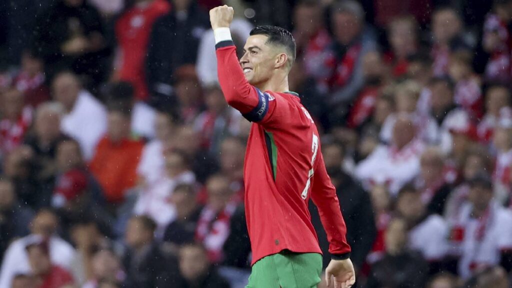 Cristiano Ronaldo celebrando con Portugal / AP