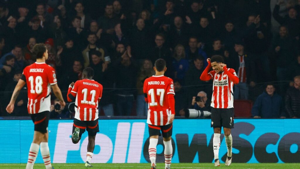 El PSV se impone al NAC y se mantiene en la cima | Reuters