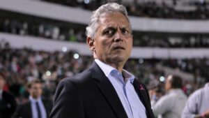 Entrenador de Honduras le pide a Dios un partido ante México sin polémica arbitral