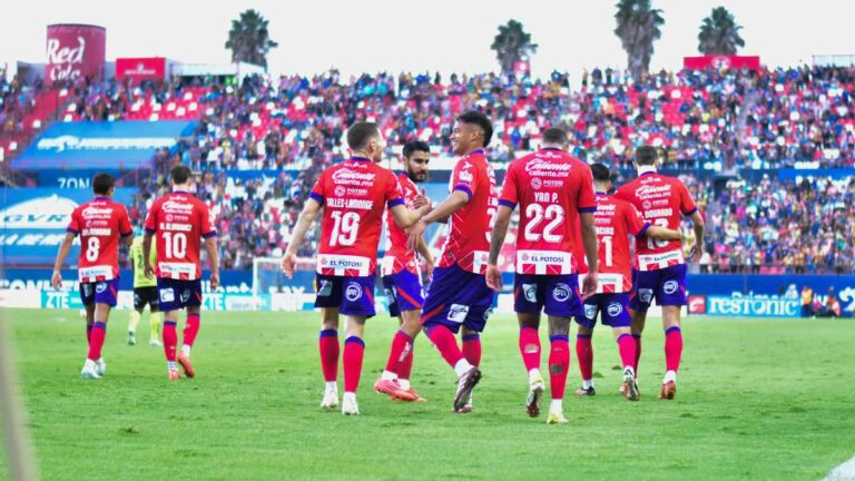 San Luis mantiene el invicto en el Alfonso Lastras al vencer a Puebla y se aferra a la Liguilla directa