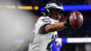 ¿Podrá Saquon Barkley romper el récord de más yardas por tierra en la historia de la NFL… y llevarse el MVP?