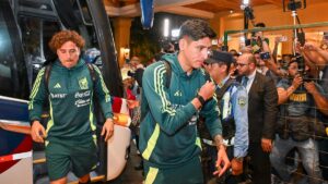 La selección mexicana llega a Honduras con la presión de la afición previo al partido