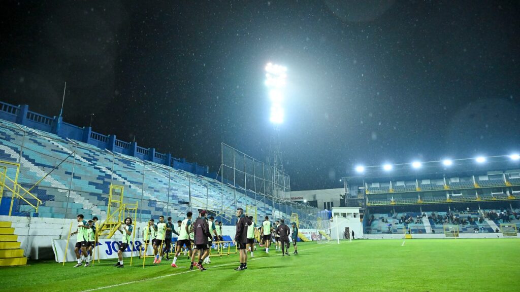 Selección mexicana evita la Tormenta Tropical 'Sara' en Honduras y viaja rumbo a Toluca