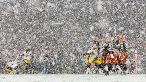 Cleveland sorprende a Pittsburgh en la primera gran nevada de la temporada