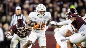 Quinn Ewers y Longhorns dejan sin respuesta a Texas A&M en la gran rivalidad del Estado de la Estrella Solitaria