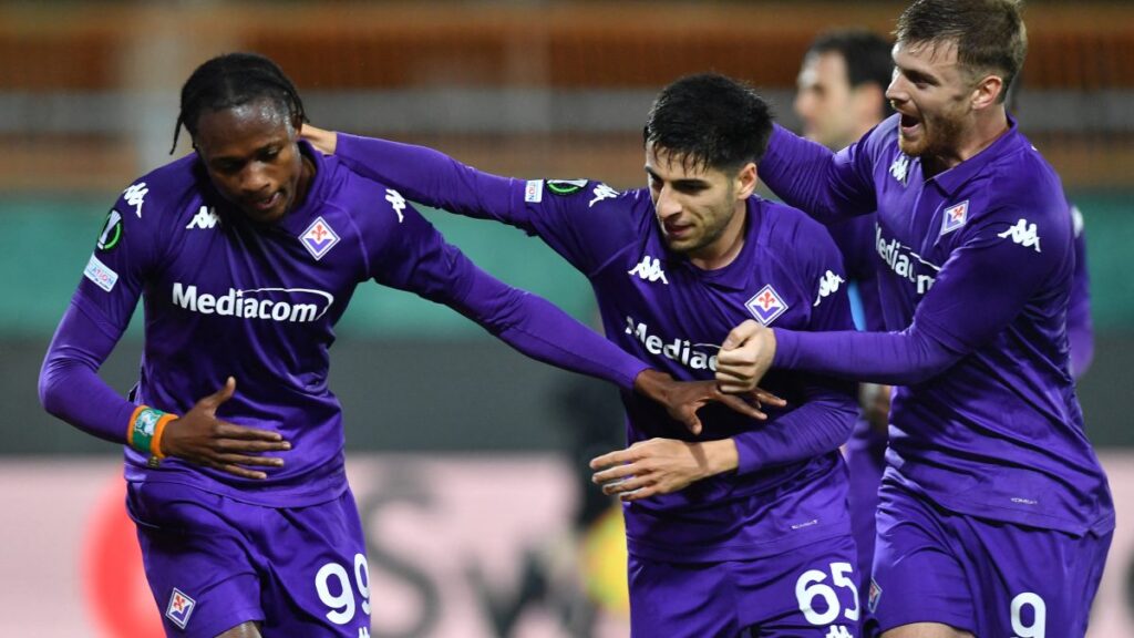 Kouame celebra su gol, el primero de la noche. (Reuters)