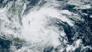 ¿Se juega el Honduras vs México? Tormenta Sara toca tierra y causa desastre