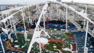 El Tropicana Field, dañado por huracán, podría repararse a tiempo para temporada 2026