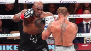 Mike Tyson ‘noquea’ a Canelo Álvarez en su regreso al boxeo