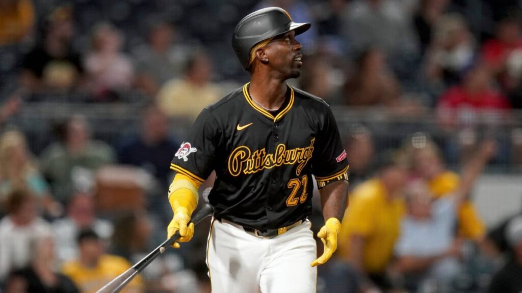 Andrew McCutchen se mantendrá con los Piratas. AP