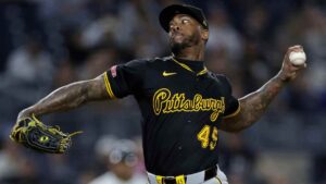 Aroldis Chapman firma con los Boston Red Sox