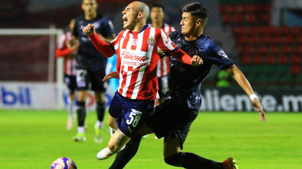 Chivas empata sin goles ante Mineros en su primer duelo de pretemporada