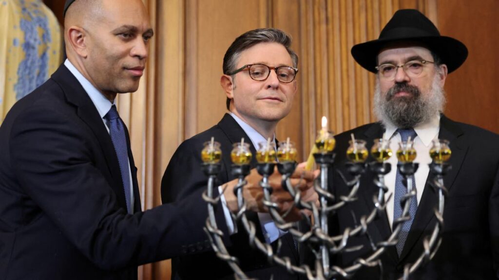 Hanukkah 2024: ¿Qué es esta celebración, cuándo empieza y cuántas noches dura?