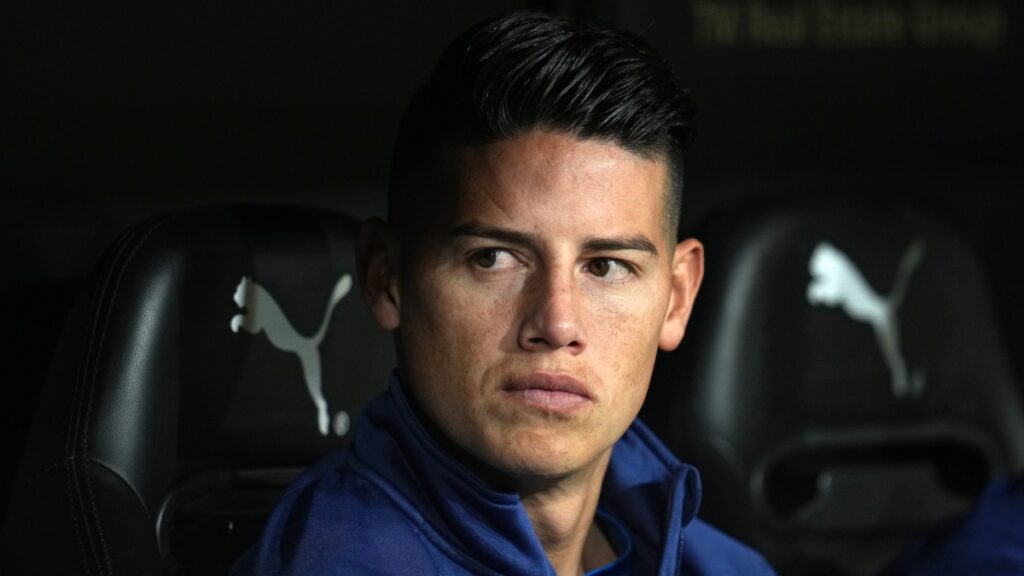 James Rodríguez en el banco de Rayo Vallecano | GettyImages- Aitor Alcalde.