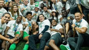 Efraín Juárez, al selecto club de técnicos mexicanos campeones en el fútbol del extranjero