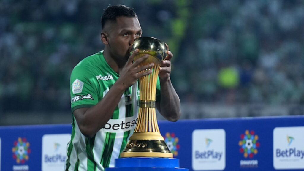 Alfredo Morelos celebrando con Nacional | VizzorImage.