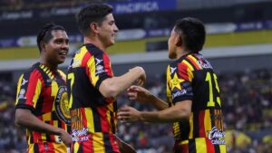 El golazo con el que Leones Negros se encaminó a su campeonato en la final de la Copa Pacífica