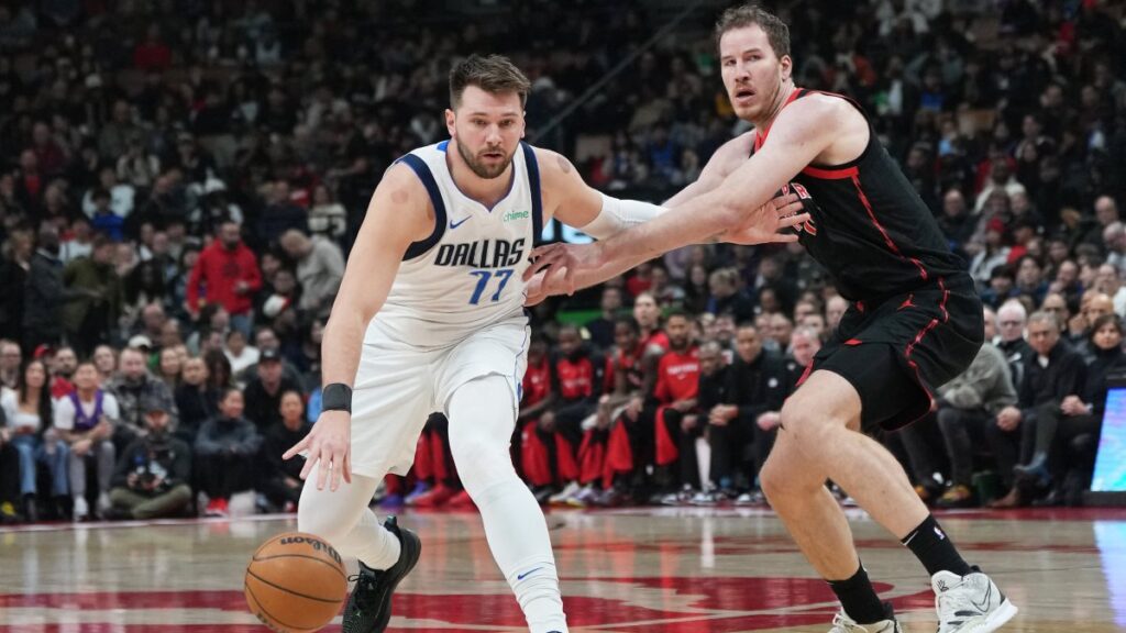 Luka Doncic logró un triple doble en la victoria de los Mavericks | Reuters