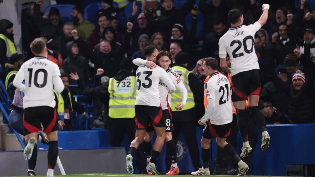 Chelsea se vio superado en el marcador por parte del Fulham de Raúl Jiménez que mantiene el sueño de clasificar a competiciones europeas